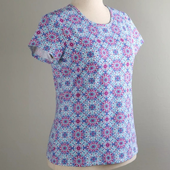 J.Mclaughlin | Smooth Stretch Medallion Tile Printed Tee - Picture 2 of 5